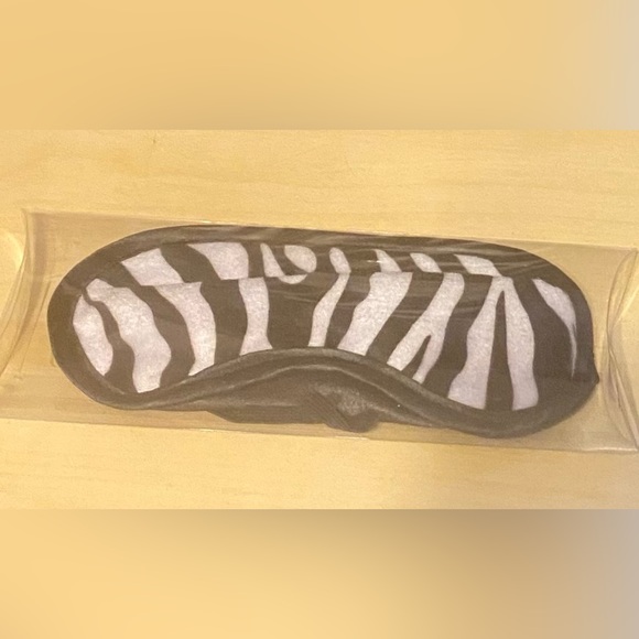 Fleece Zebra Print Blanket with Matching Eye Mask - Picture 2 of 2